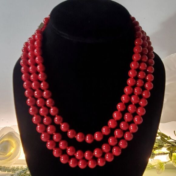 Coral Red South Sea Shell 10 mm Pearl Triple Strand Necklace 925  Silver Clasp - Picture 2 of 7